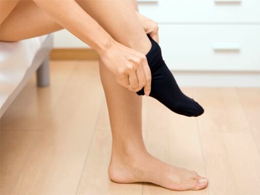 tīras zeķes, ārstējot sēnītes uz kāju ādas